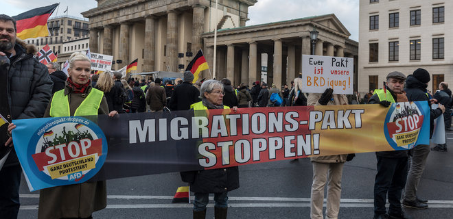 В Дрездене объявили чрезвычайную ситуацию в связи с нацизмом - Фото