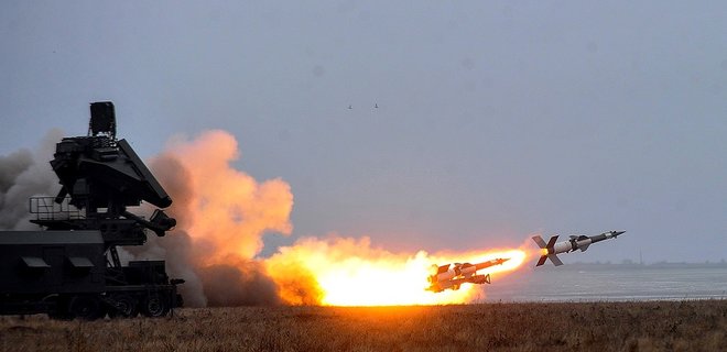 ЗСУ: РФ запустила по військовому аеродрому під Хмельницьким 13 ракет із Ту-95МС. Усі збила ППО - Фото