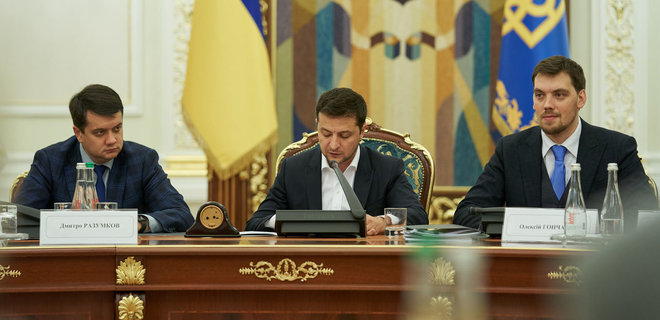 Зеленский подписал закон об обличителях коррупции - Фото