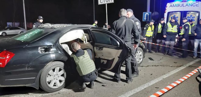 В Киеве взорвали автомобиль 