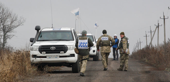 ОБСЕ в районе Золотого зафиксировала более 60 взрывов - Фото