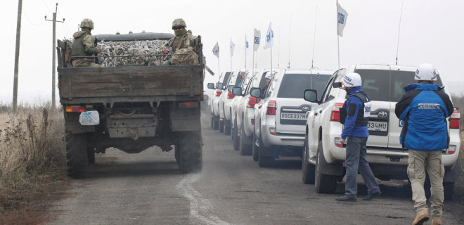 Бойовики знову блокували місію ОБСЄ: 1,5 години вимагали багаж або диппаспорти - Фото
