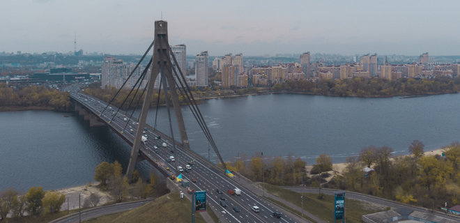 В Киеве ограничат движение на Северном мосту - Фото