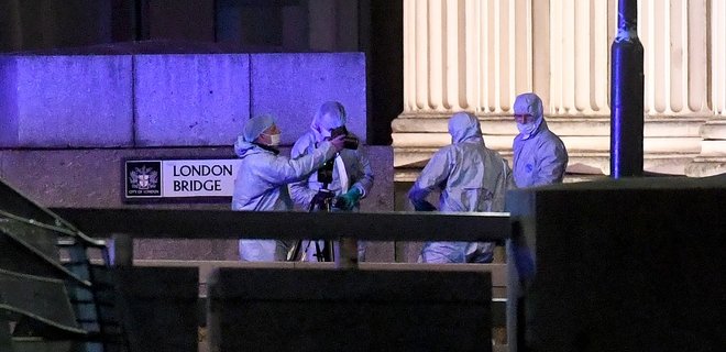 Прохожие на Лондонском мосту сами обезвредили террориста: видео - Фото