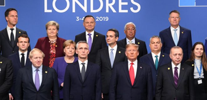 На саммите НАТО над Трампом пошутили мировые лидеры: видео - Фото