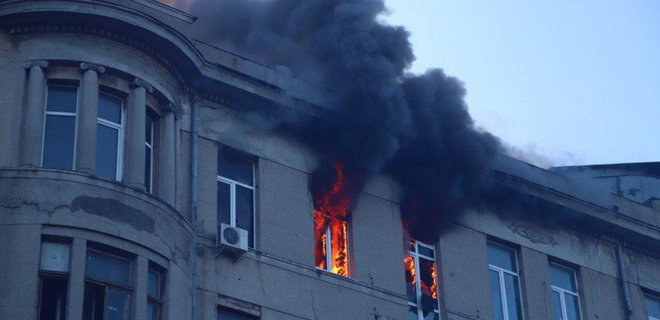 Пожар в Одессе. Полиция объявила подозрение директору колледжа - Фото