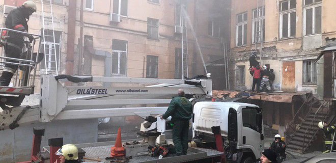 Пожар в колледже Одессы. Что говорят очевидцы - видео - Фото