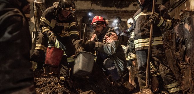 Пожар в колледже Одессы. Под завалами нашли еще два тела - Фото