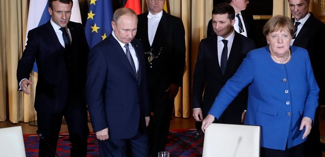 В Кремле заявили, что Макрон прервал разговор Зеленского и Путина - Фото