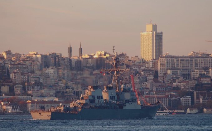 В Черное море зашел ракетный эсминец ВМС США: фото