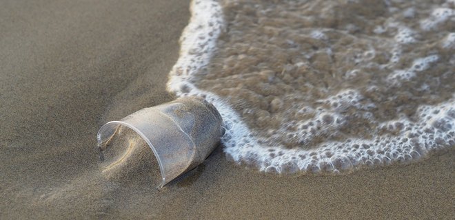 Откуда в океане столько пластика: названы основные 