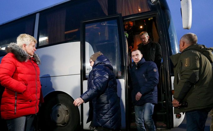 Большой обмен. 76 украинцев вернулись на родину: фото