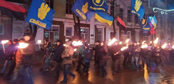 111 лет Бандере. В Киеве проходит факельное шествие: видео - Фото