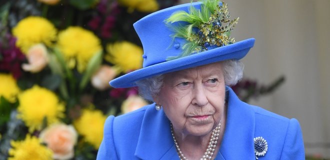 Елизавету II разочаровало решение принца сложить полномочия - Фото