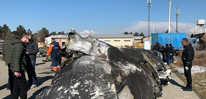 Сбитый в Иране Boeing. Украина получила планшет с места катастрофы, его исследуют - Фото