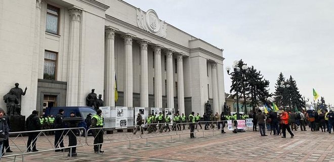 В центре Киева усилены меры безопасности - Фото