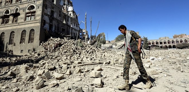 В Йемене атакован тренировочный лагерь: погибли 60 военных - Фото