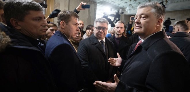 Адвокат Порошенко заявил, что завтра допроса по делу картин 