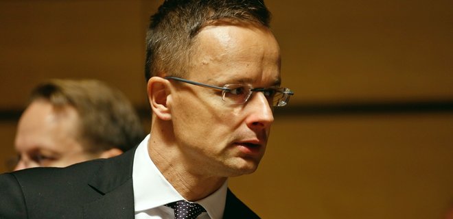 Глава МИД Венгрии обвинил посла США во 