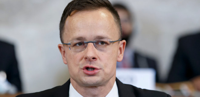 Глава МИД Венгрии выступил против санкций, назвал их 