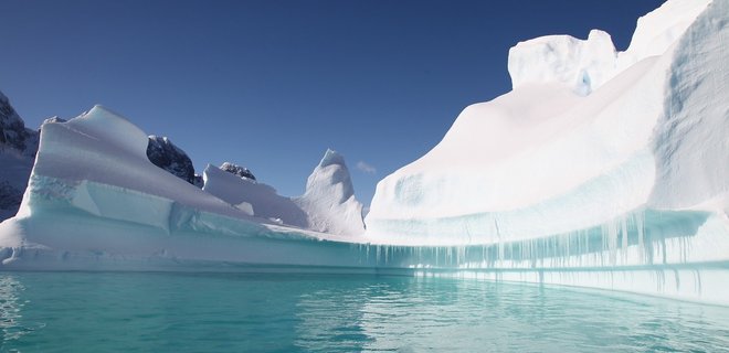 Тепло разрушило часть шельфового ледника Гренландии – фото - Фото