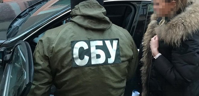 СБУ раскрыла мошенническую схему в миграционной службе: фото - Фото