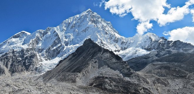 Эверест снова закроют для туристов. В местной деревне выявлен новый случай COVID-19 - Фото