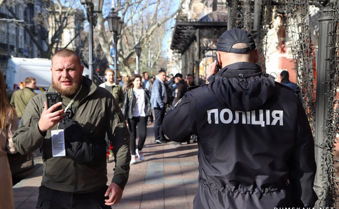 В Одессе блокируют съезд ОПЗЖ: возникают потасовки – фото, видео