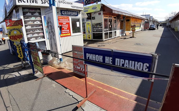 Бары закрыты, центр пуст. Как Киев превращается в город курьеров