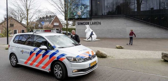 В Нидерландах из закрытого на карантин музея украли картину Ван Гога - Фото