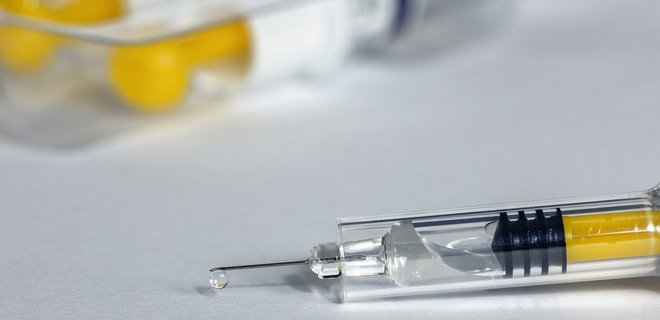 Bloomberg пишет о тайной вакцинации 