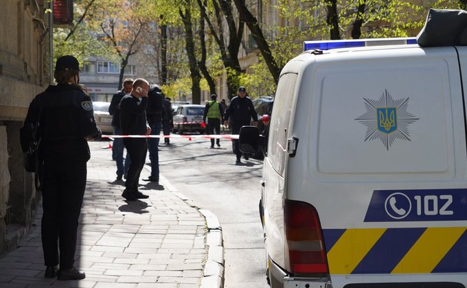 В центре Львова расстреляли мужчину: киллеры сбежали – фото