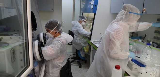 Украина ведет переговоры о закупке британской вакцины против коронавируса - Фото