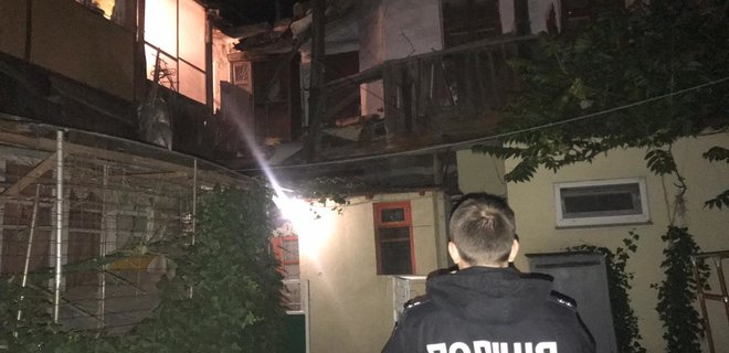 В Одессе обрушилась часть аварийного жилого дома: людей эвакуировали – фото - Фото