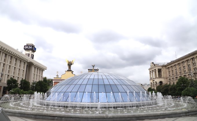В День города в Киеве включили центральные фонтаны: фото