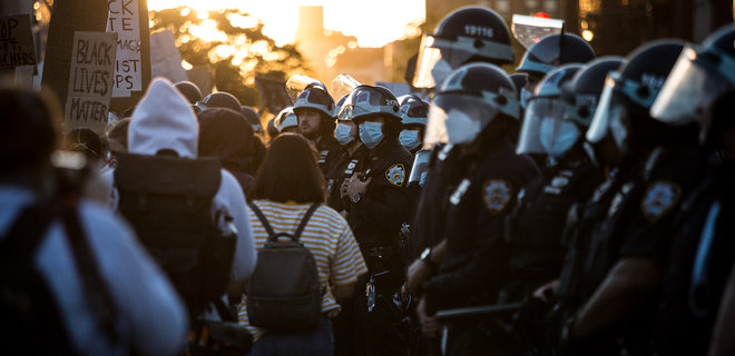 Столкновения в Миннеаполисе. Полицейские обстреляли съемочную группу DW: видео - Фото
