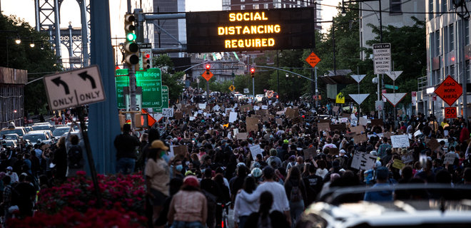 Протесты против расизма привели к усилению эпидемии коронавируса в США – ученые - Фото