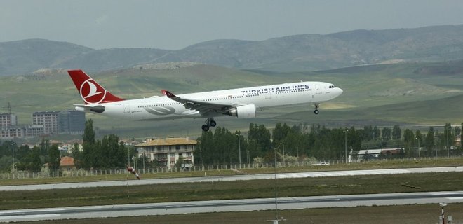 Турция возобновит авиасообщение с Украиной с 15 июня - Фото