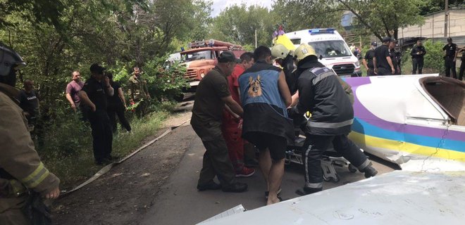 Падение самолета в Одессе. В больнице умер второй пилот - Фото