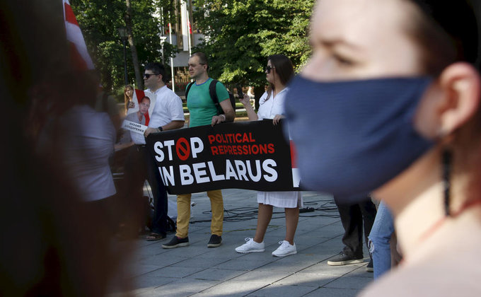 Протесты в Беларуси. Задержали более 100 человек: фоторепортаж