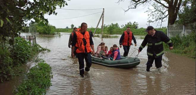 Наводнение. Жителей Черновцов и области призвали быть готовыми к эвакуации - Фото