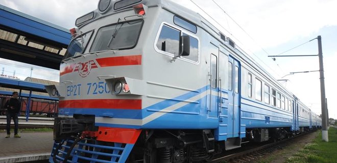 В Харьковской области пассажиры без масок задержали поезд почти на час - Фото