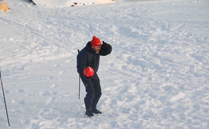 Футбол в Антарктиде. Украинские полярники сыграли со сборной трех стран – фото