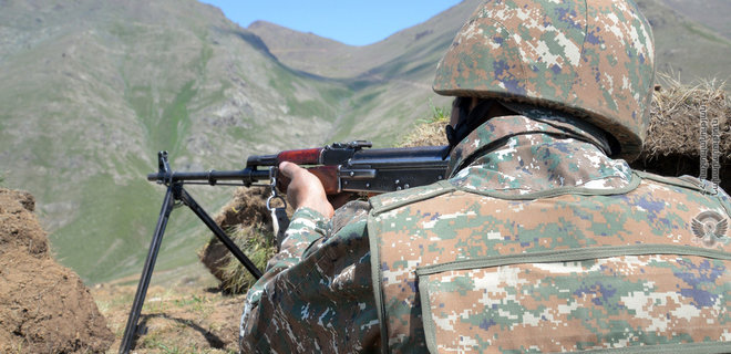 На границе Азербайджана и Армении возобновились перестрелки, стороны обвиняют друг друга - Фото