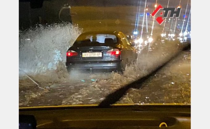 На Харьков обрушился ливень: часть улиц подтоплено, движение затруднено – фото