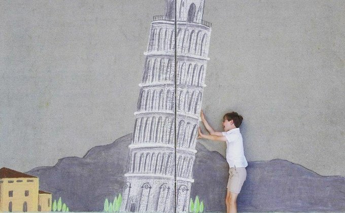 Школьница из США решила показать брату мир при помощи рисунков мелом: фото