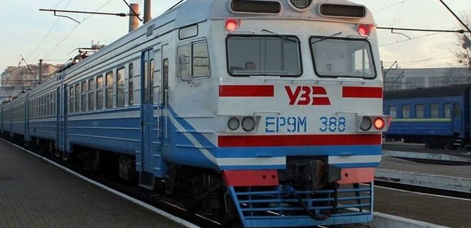 Карантин в Украине. Укрзализныця не будет принимать пассажиров в Тернополе - Фото
