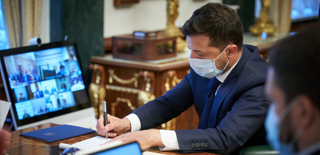 Зеленский надеется, что Украина проскочит вторую волну коронавирусной пандемии - Фото