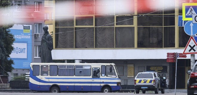 Геращенко сказал, кто решает, выполнять ли требования захватившего людей в Луцке - Фото