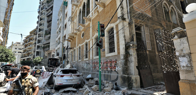 В Бейруте объявили режим ЧС, контроль над безопасностью передали армии - Фото